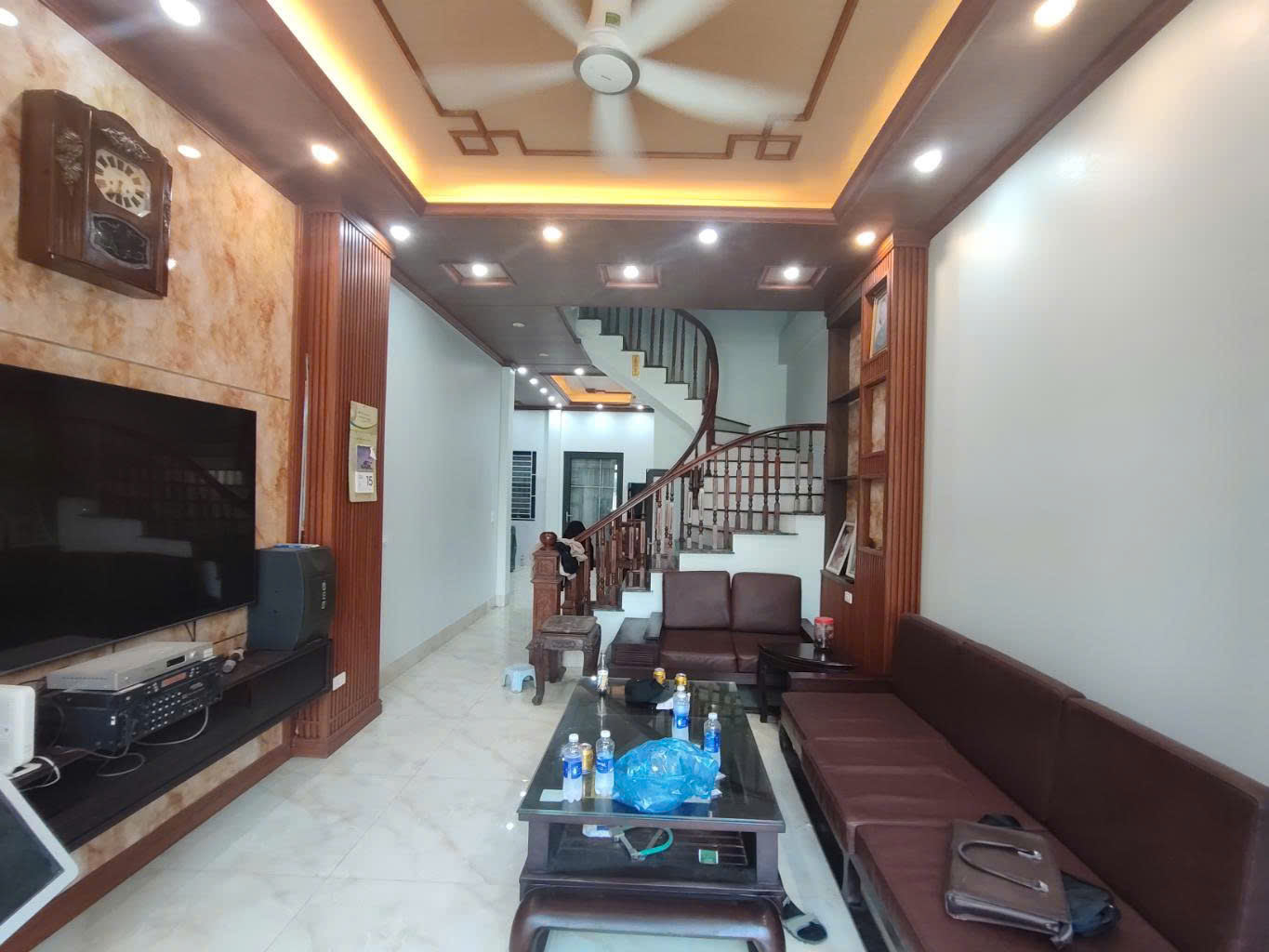 CC nhờ bán nhà Mặt phố HOÀNG MAI 65m2 5 Tầng. Kinh Doanh | Ô TÔ TRÁNH VIEW HỒ. Chỉ hơn 14 tỷ